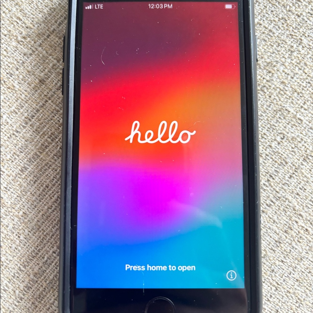 iPhone SE. Black. 128g